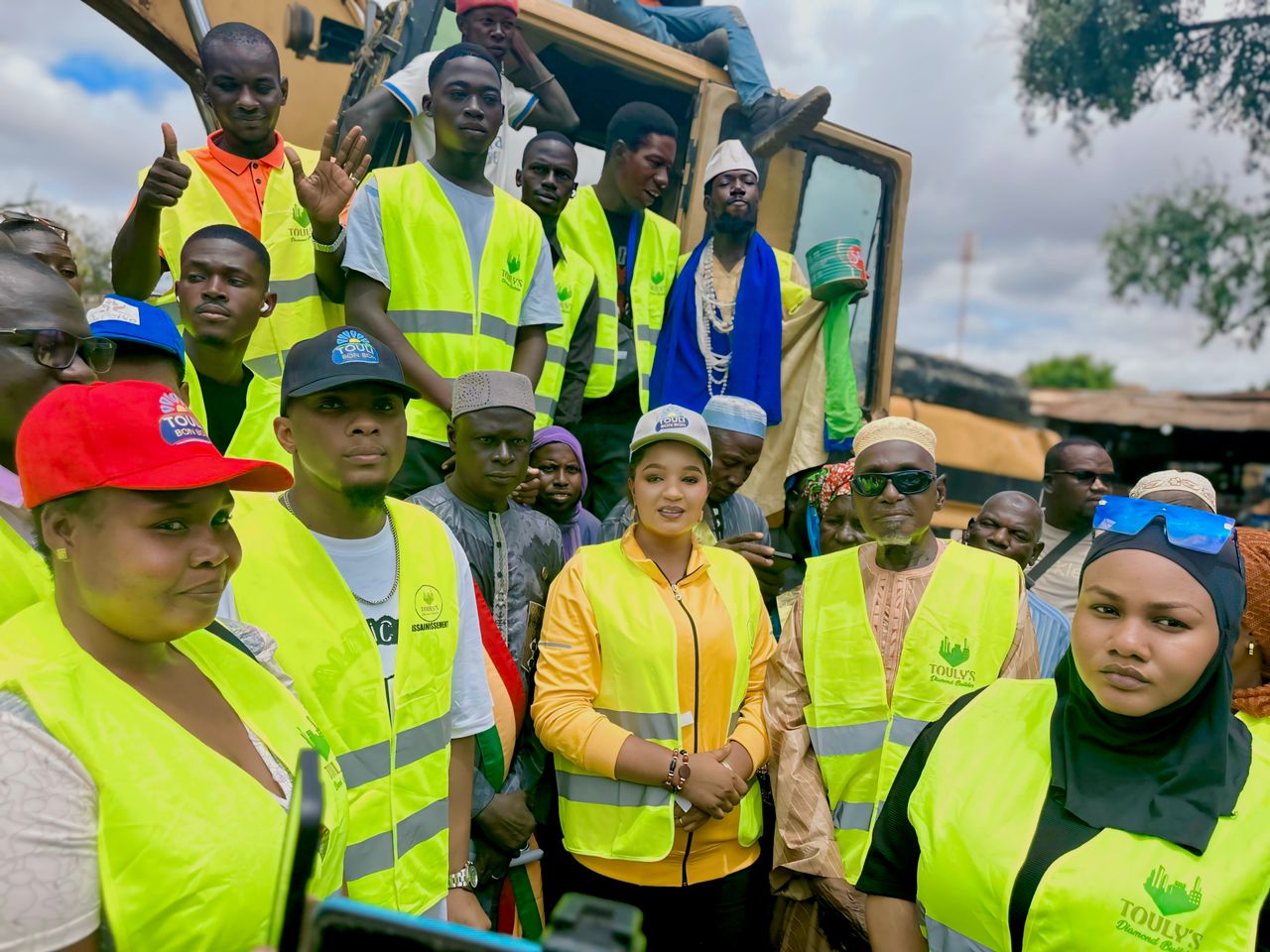 Hivernage Tour III : Le Groupe Toulys assainit le quartier de Niamakoro en Commune VI du District Bamako.